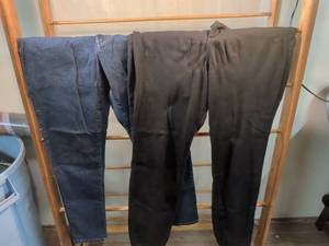 lot 202 image: NYDJ Los Angeles Womens Pants Size 16 Lot of 2