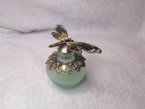 lot 1500 image: Dragonfly Perfume Bottle with Dragonfly Lid - 3 in