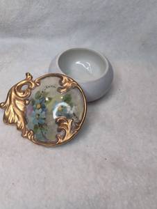 lot 1501 image: Porcelain Leaf Dish with Painted Flowers and Metal Mounts