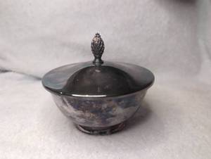 lot 1506 image: Paul Revere Reproduction Oneida Covered Condiment Bowl&nbsp