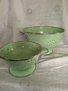 lot 1511 image: Mint Green Metal Enamel Colander Strainer Set of 2