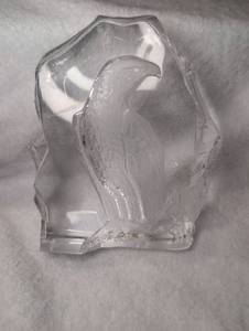 lot 2002 image: Clear Glass Eagle Weight