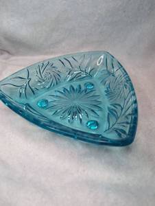 lot 2006 image: Hazel Atlas Aqua Blue Starburst Dish