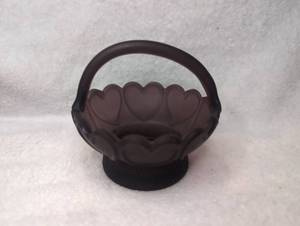lot 2501 image: Vintage Purple Frosted Glass Mini Basket with Heart Design and Handle