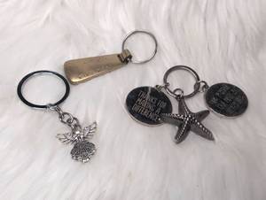 lot 3027 image: 3-Piece Keychain Lot with Angel Charm and Message Tags