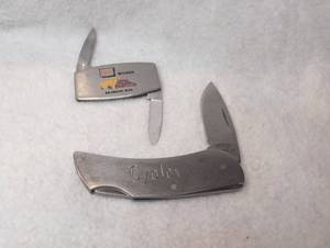 lot 4003 image: Lot of 2 Zippo Pocket Knives Cyoley and Beilhack Advertising Knife