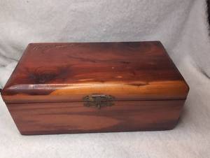 lot 4501 image: Rockwood Wooded Box&nbsp