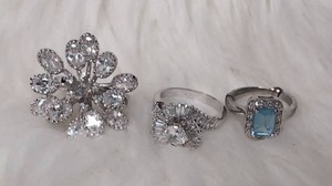 lot 4512 image: Silver Tone Costume Ring Set with Crystal and Blue Stone - 3 ct