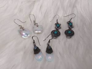 lot 4521 image: Mixed Earring Lot Iridescent Pearl Turquoise Stone - 3 ct