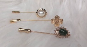 lot 4537 image: Decorative Stick Pins with Pearl and Stone Settings - 3 ct