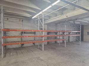 lot 179 image: 24 Industrial Pallet Racking System