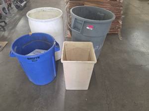 lot 182 image: Lot of 4 Commercial Trash Bins and Containers, Blue Brute and Gray