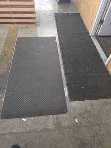 lot 186 image: Anti-Fatigue Floor Mats Pair Diamond Plate Pattern