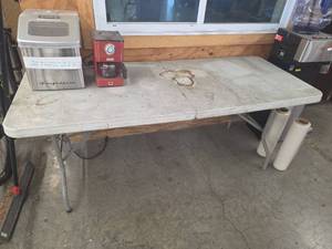 lot 189 image: Frigidaire Portable Ice Maker, coffee maker and table