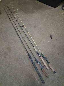 lot 3 image: Lot of 4 Assorted Fishing Rods