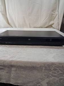 lot 4 image: Toshiba SD-1800 DVD Video Player