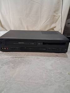 lot 5 image: Daewoo DV6T834N DVDVHS Combo Player Recorder