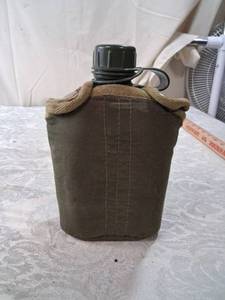 lot 68 image: US Military Style 1 Quart Canteen with OD Green Canvas Cover