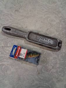 lot 81 image: C. Palmer West Newton PA No. 401 Sinker Mold with Bill Lewis Rat-L-Trap Lure