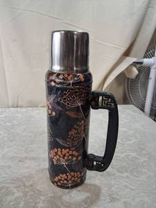 lot 84 image: 40 oz Stainless Steel Insulated Thermos Bottle with Botanical Floral Print