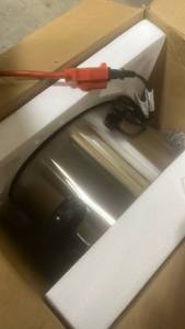 lot 30157 image: 7 Quart Crockpot - Retail $0