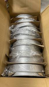 lot 31141 image: restaurantware cake pan-12x13x2-12 count box - Retail $0