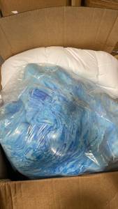 lot 31163 image: 4in queen mattress topper - Retail $0