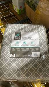 lot 31187 image: soft and cozy flannel sheet set - Retail $0