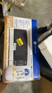 lot 31191 image: microwave - Retail $0
