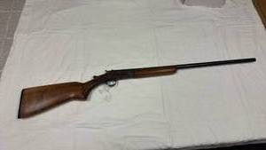 lot 7 image: Harrington and Richardson Topper M48 20 gauge shotgun
