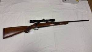 lot 8 image: Ruger M-77RS 7mm remmag rifle with Tasco scope