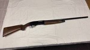 lot 11 image: Winchester model 1200 walnut stock 12 gauge shotgun