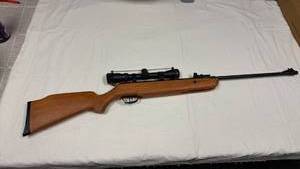 lot 25 image: Crossman Storm XT .177 cal pellet rifle with Center Point scope