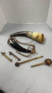 lot 96 image: Powder horns and more