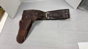 lot 167 image: Leather holster belt