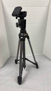 lot 170 image: Vanguard tripod