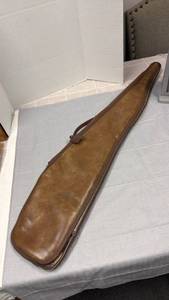 lot 180 image: Soft long gun case