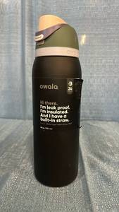 lot 2046 image: Owala FreeSip 40 oz Insulated Stainless Steel Water Bottle