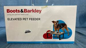 lot 2051 image: Boots & Barkley Elevated Pet Feeder