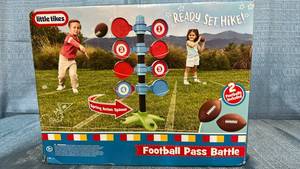lot 2052 image: Little Tikes Football Pass Battle Game Set