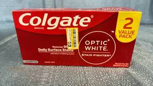 lot 2060 image: Colgate Optic White Stain Fighter Toothpaste 2-Pack