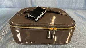 lot 2072 image: Sonia Kashuk Customizable Makeup Organizer Case
