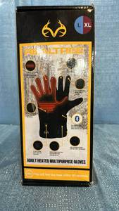 lot 2082 image: Realtree Adult Heated Multipurpose Gloves LXL
