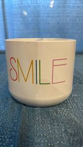 lot 2112 image: Pillowfort SMILE Toothbrush Holder