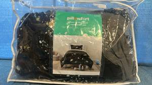 lot 2121 image: Pillowfort Glow-in-the-Dark Space Comforter Set Twin