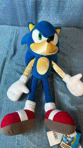 lot 2145 image: Sonic The Hedgehog Large Stuffed Plush Toy
