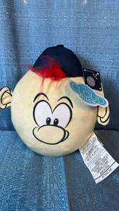 lot 2150 image: Atlanta Braves MLB Mascot Travel Cloud Pillow