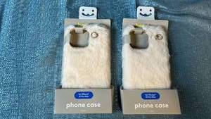 lot 2170 image: Heyday Cream Fur iPhone 15 Pro Max Phone Case - Lot of 2