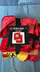 lot 2172 image: Maryland Terrapins Ultra Soft Double Sided Throw Blanket 60x80