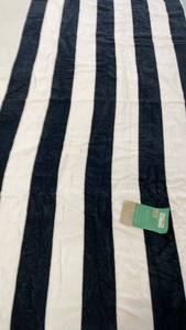 lot 2181 image: Outdoor Oasis Reversible Beach Towel 34x64 100% Cotton
